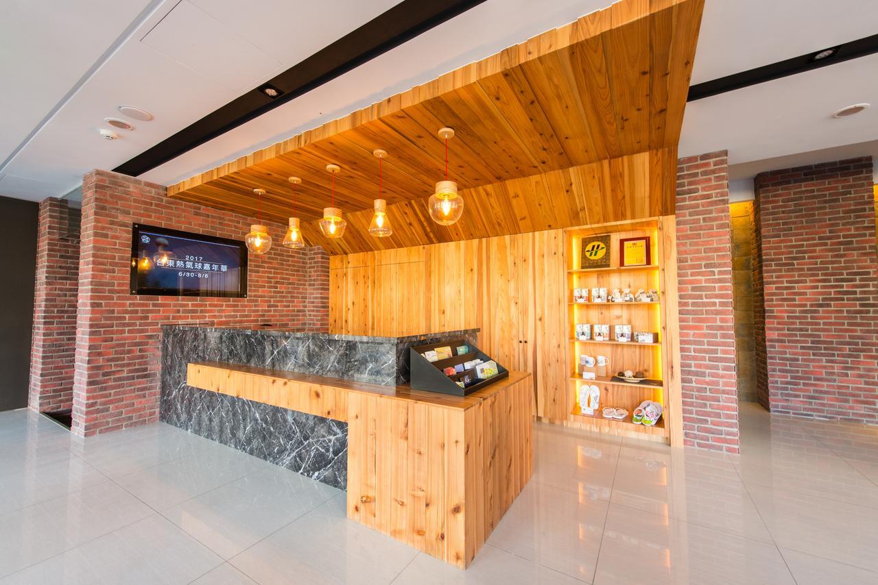 Traveller Inn Tiehua Cultural And Creative Hotel Taitung Exterior photo